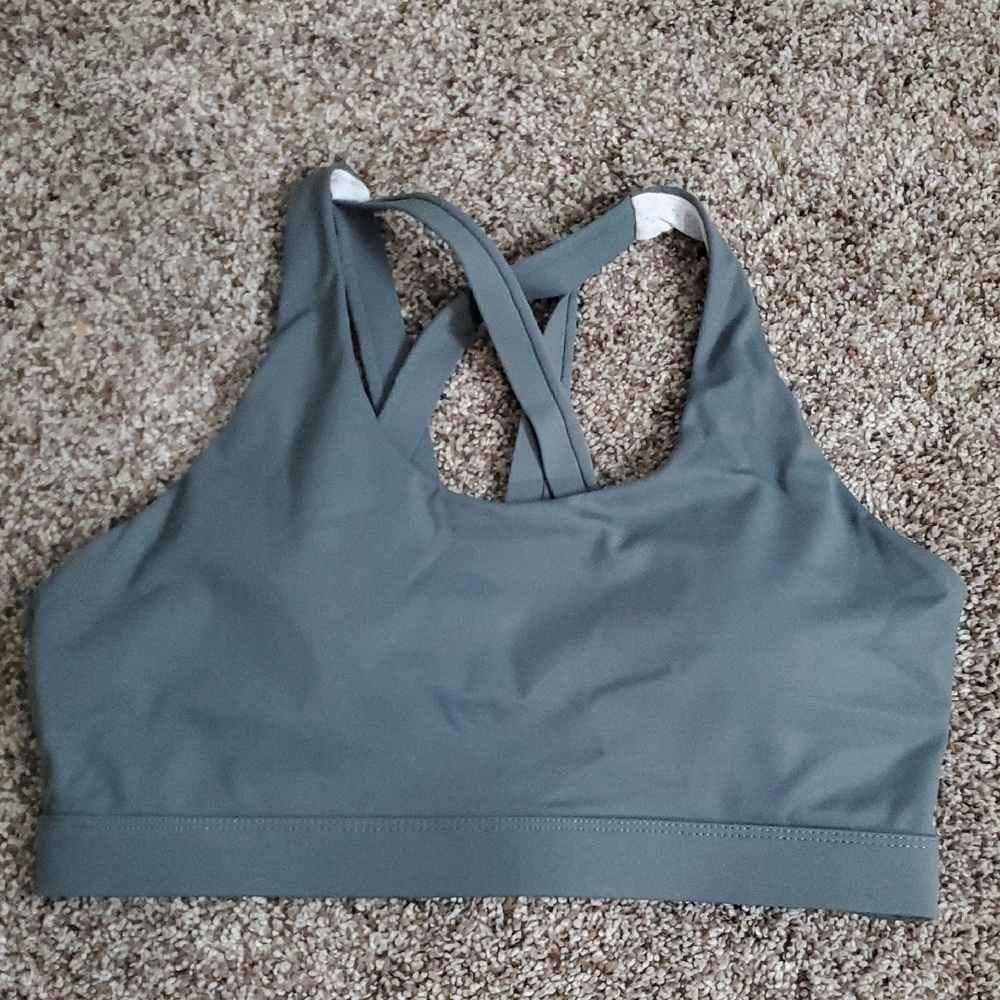 Lululemon Free to Be Serene Bra – Sage Green – Size S – Special Label Series